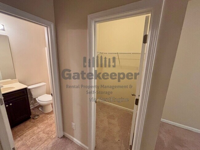 Building Photo - 4743 Chickadee Ln