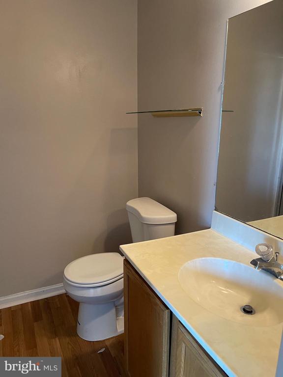 Building Photo - 33 Versailles Ct