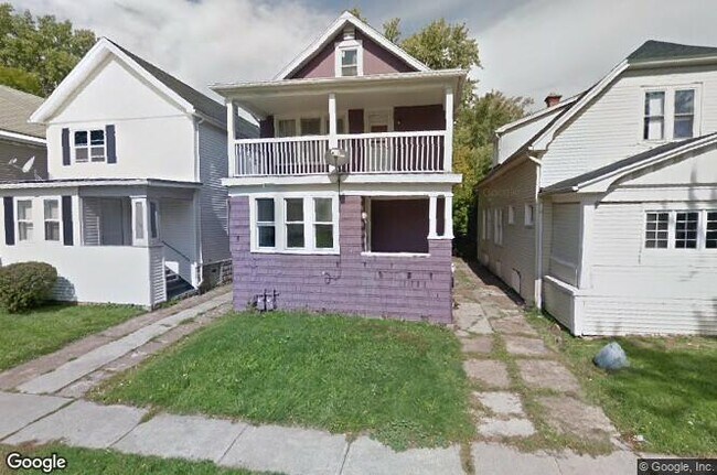 Building Photo - 101 Custer St