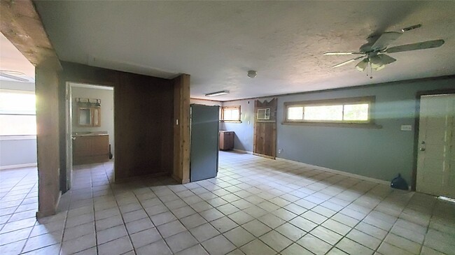 Building Photo - 5934 Beech Dr