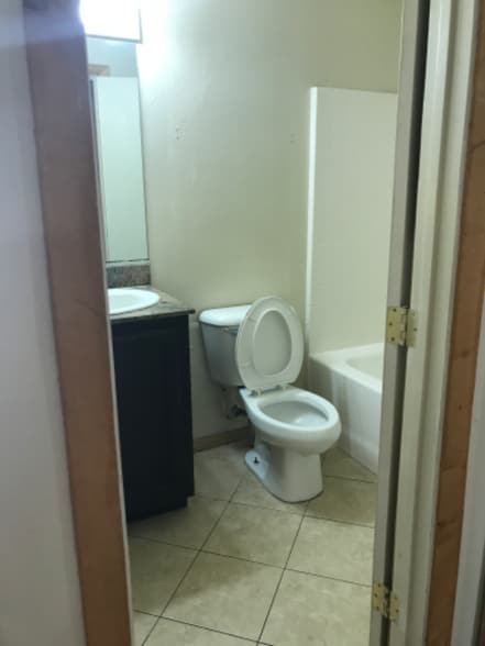 Building Photo - 2020 E Ambush St