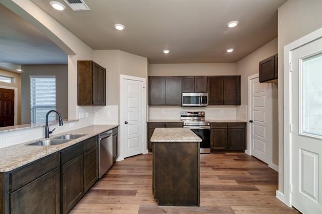 Building Photo - 720 Harvest Moon Dr