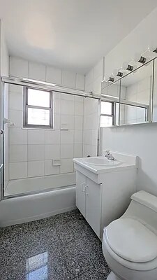 Building Photo - 227 E 62nd St