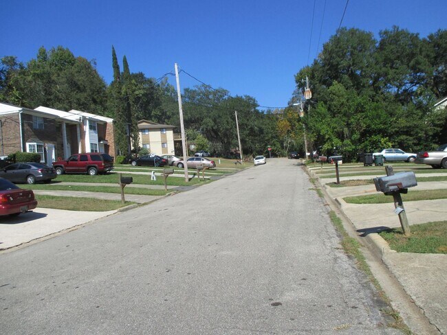 Building Photo - 1569 Jacks Dr