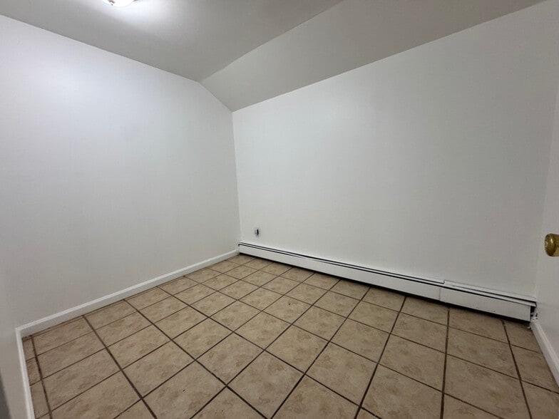 Building Photo - 476 Sutter Ave