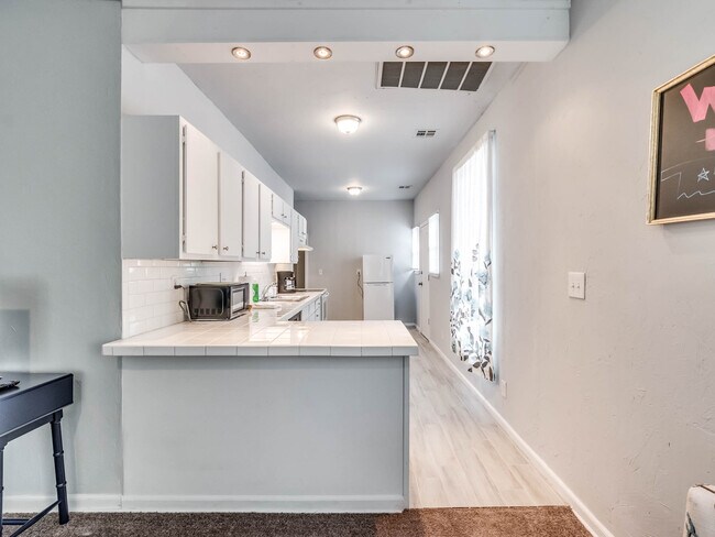 Building Photo - 1720 NW 30th St