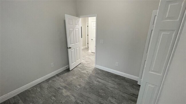 Building Photo - 4949 Ives Ave