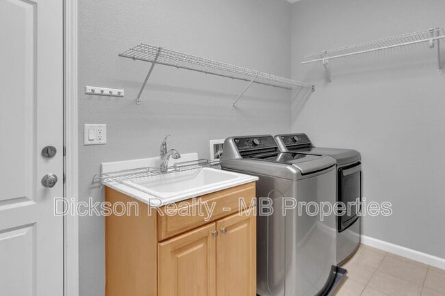 Building Photo - 2125 Peaceful Valley Dr