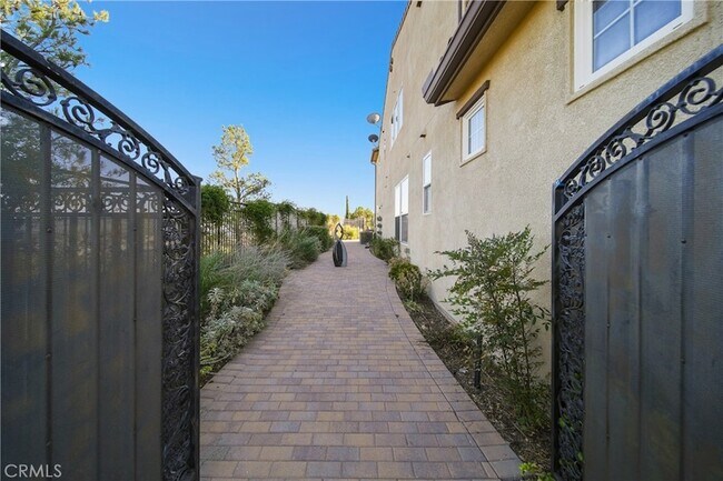 Building Photo - 11662 N Ricasoli Way