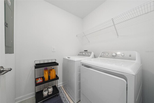 Building Photo - 11328 Listening Dr