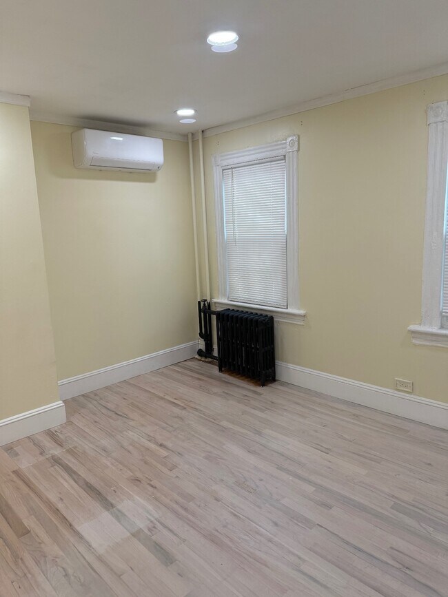 Building Photo - 45XX Carpenter Ave