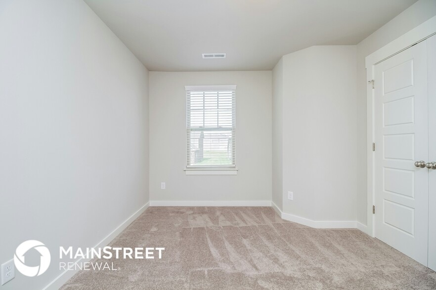 Building Photo - 3138 Rift Ln