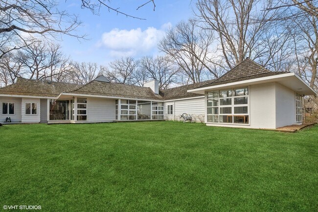 Building Photo - 155 S Deere Park Dr