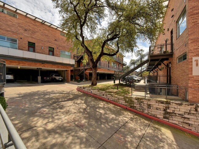 Building Photo - 2205 N Lamar Blvd