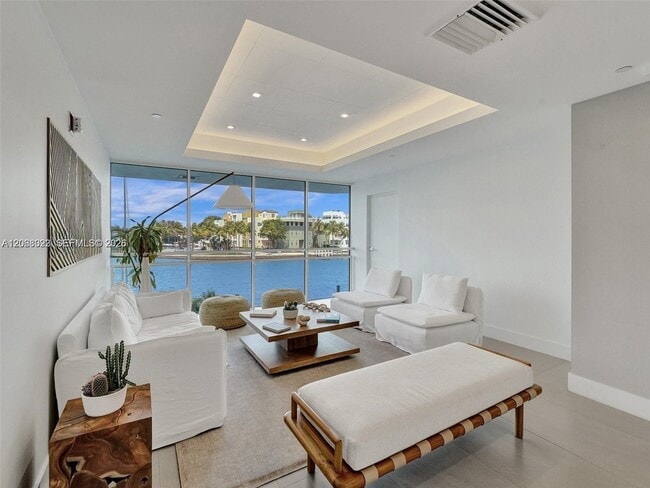 Building Photo - 5900 Collins Ave