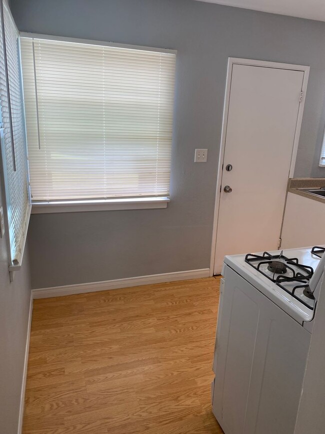 Building Photo - 861 Missouri St