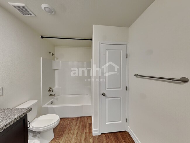 Building Photo - 960 Nero Ave