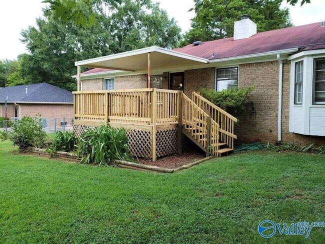 Building Photo - 132 Raleigh Way