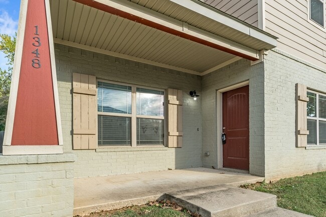 Building Photo - 1348 N Corsica Dr