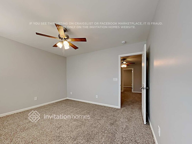 Building Photo - 11733 Oak St