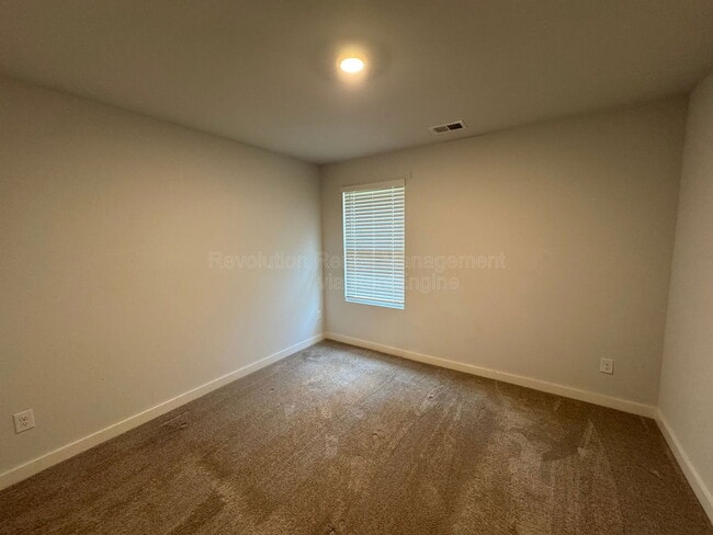 Building Photo - 228 River Meadow Dr