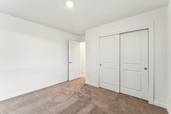 Building Photo - 8276 W Grey Alder Dr