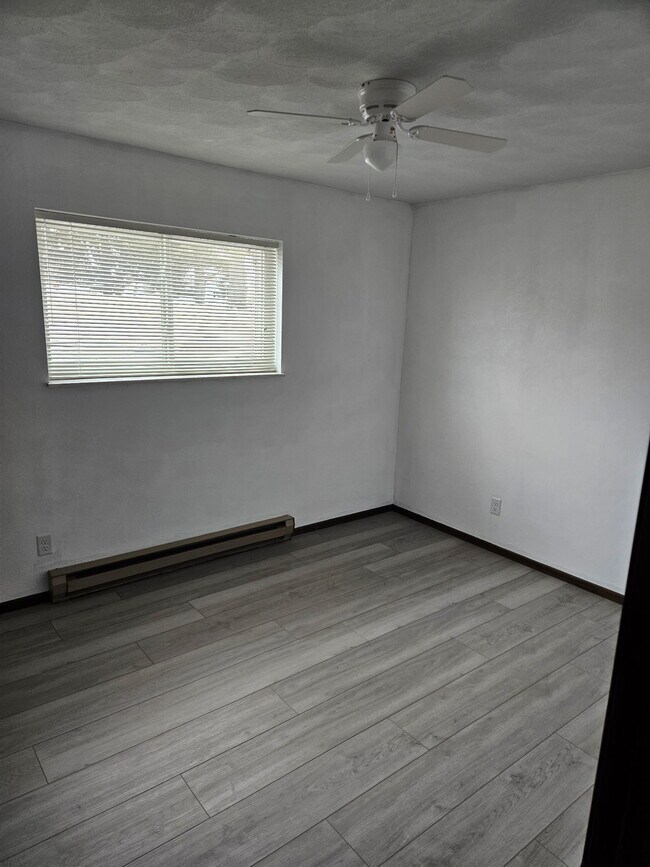 Building Photo - Woodridge Apartments- 1003