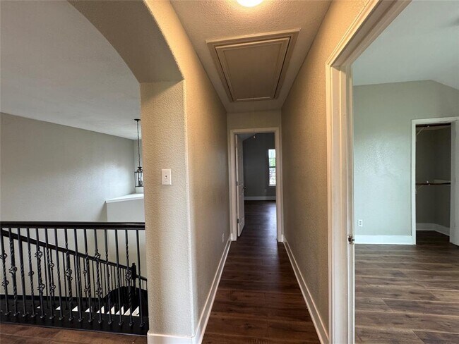 Building Photo - 1800 Rachel Ln