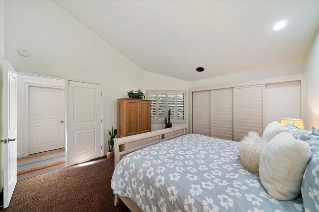 Building Photo - 38615 Palm Valley Dr
