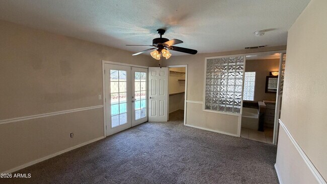 Building Photo - 4624 W Chicago St