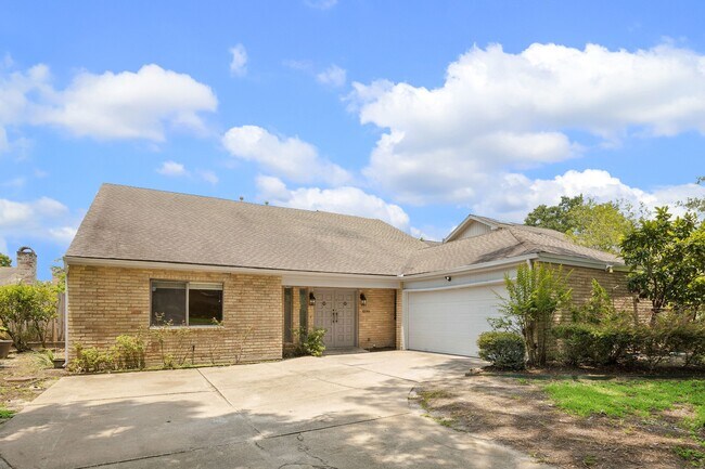 Building Photo - 10314 Olympia Dr