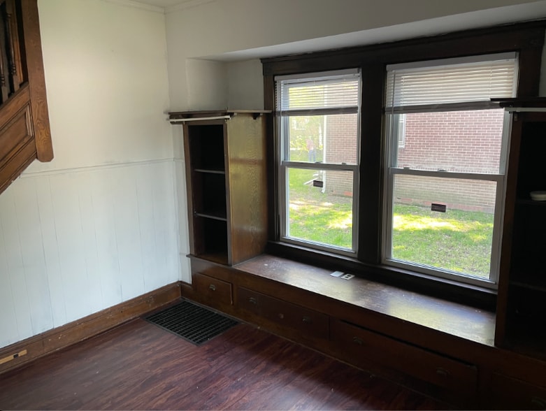 Building Photo - 444 Front St