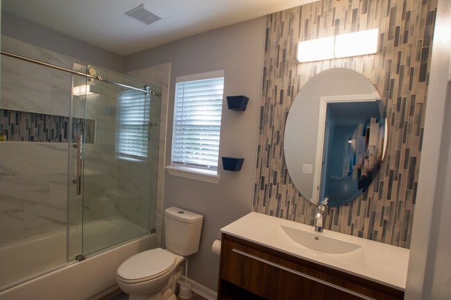 Building Photo - 5705 Katha Dr