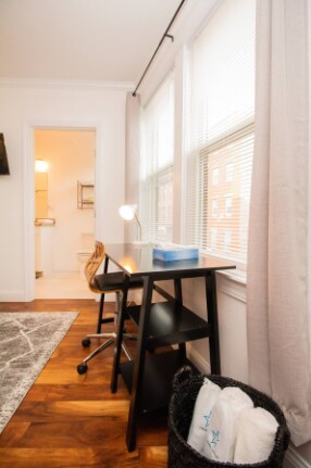 Building Photo - 1008 Tremont St