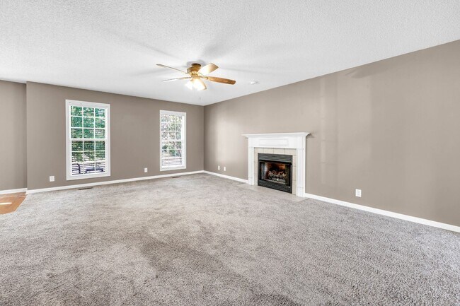 Building Photo - 3 Bedroom Pet Friendly Home For Rent With ...