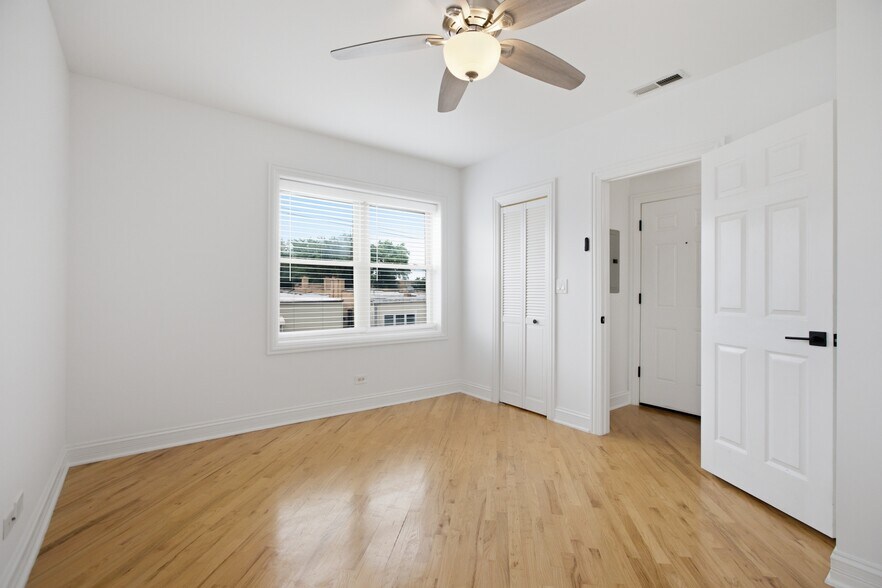 Building Photo - 2619 N Harding Ave