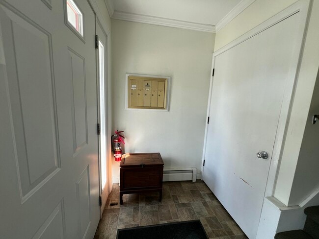 Building Photo - 1335 W Main St