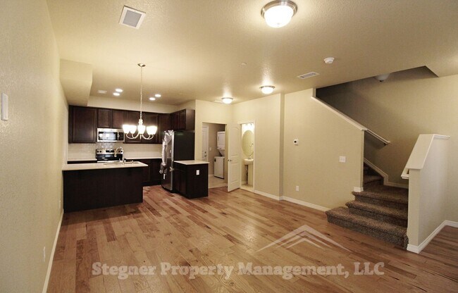 Building Photo - Great Townhome in Southeast Fort  Collins