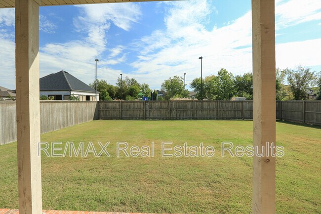 Building Photo - 4903 SW Woodvale Rd