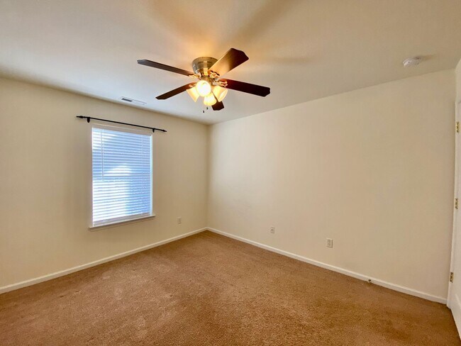 Building Photo - READY July 1st!! End-Unit Condo with Commu...