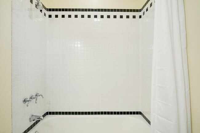 Building Photo - 4415-4419 VAN DYKE AVENUE %