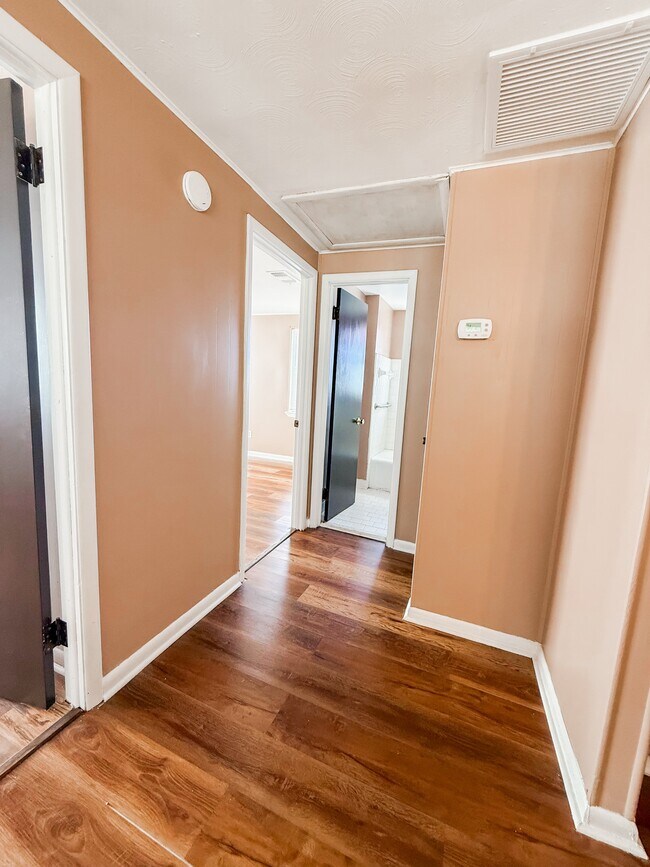 Building Photo - 1021 Griffin St