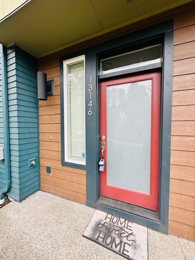 Building Photo - 3Bd/2.25Ba Seattle Townhouse