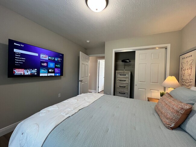 Building Photo - Equestrian getaway Wilmington, Long stays ...