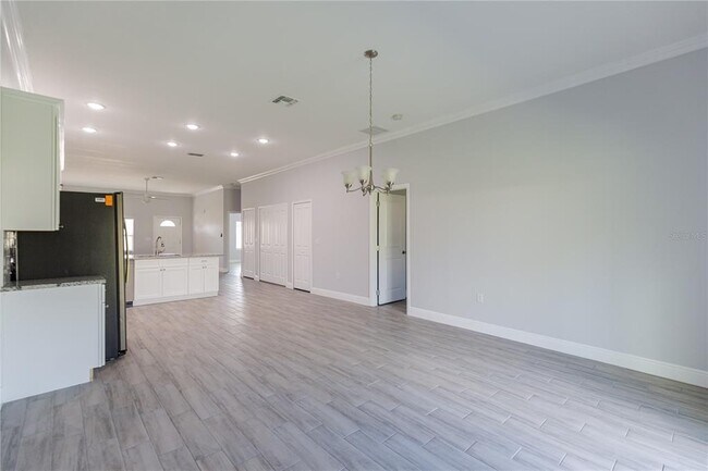 Building Photo - 309 Dundee Dr