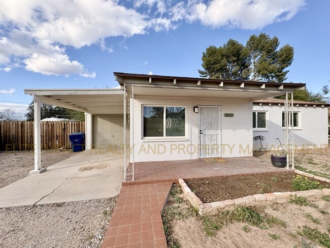 Building Photo - 5621 E Lester St