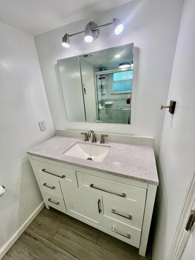 Building Photo - 3101 Florida Blvd