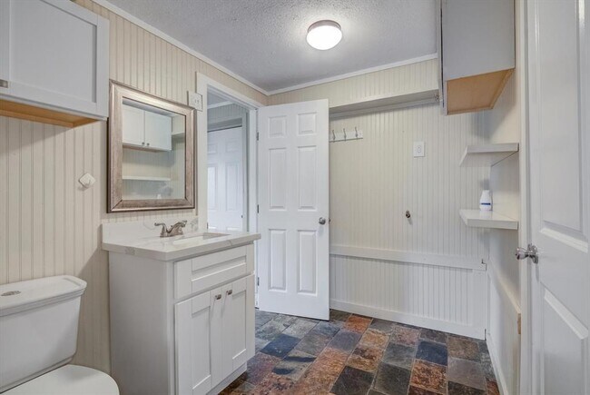 Building Photo - 1099 Redfish St