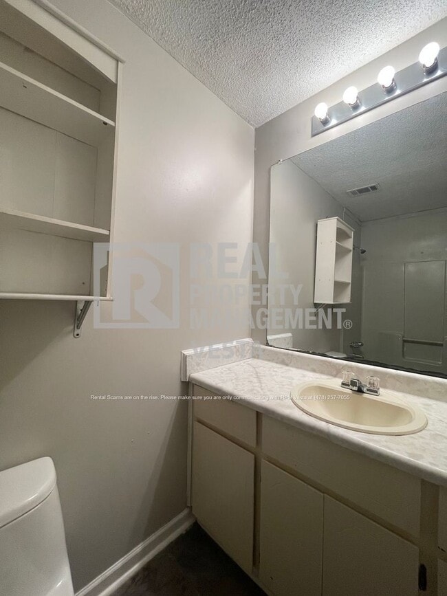 Building Photo - 251 Randy Cir