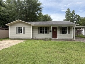 Building Photo - 2943 Hillcrest Ave